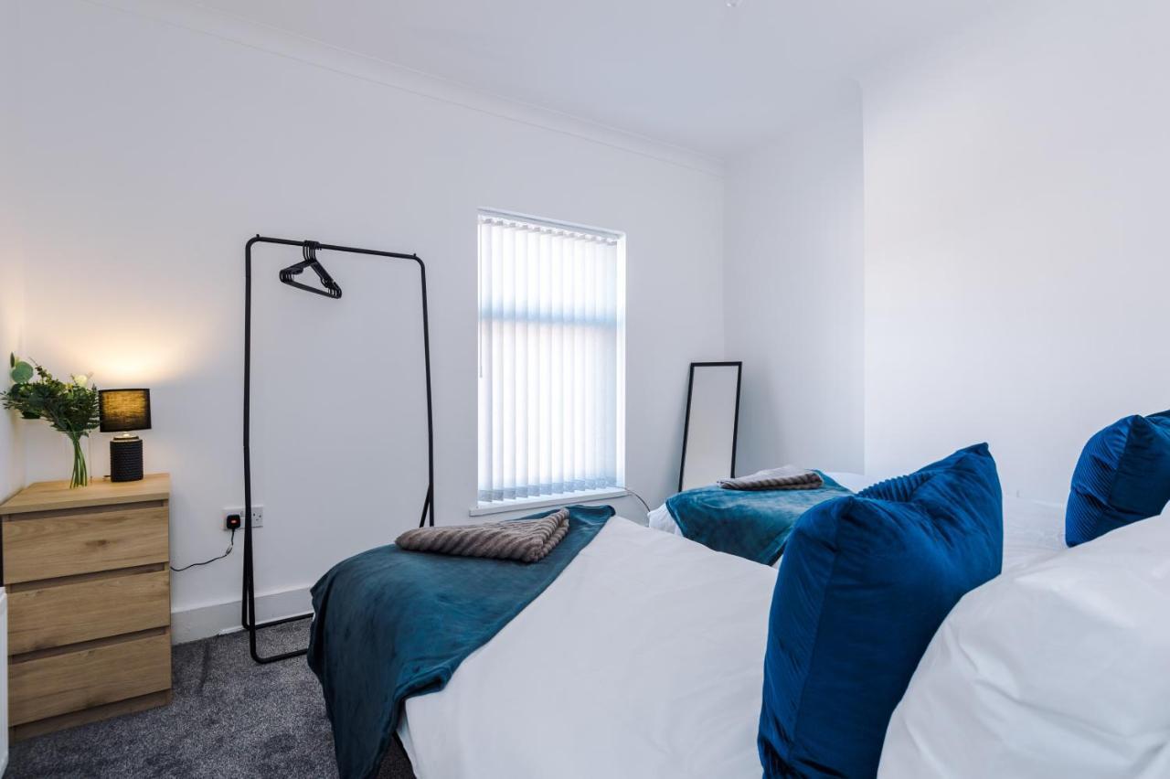 Stylish 2 Bedroom House, Entire Home, Free Parking, Wifi & Netflix * Liverpool