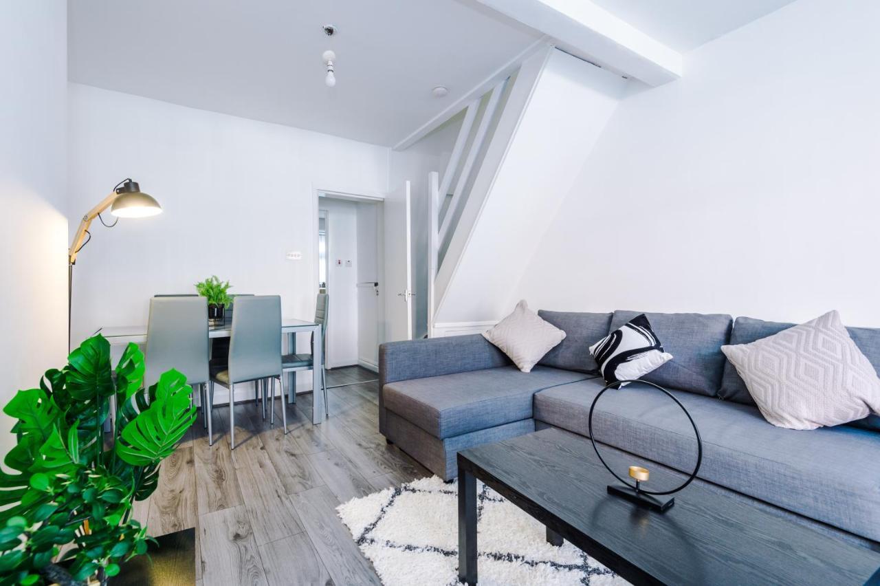 Stylish 2 Bedroom House, Entire Home, Free Parking, Wifi & Netflix Holiday home Liverpool