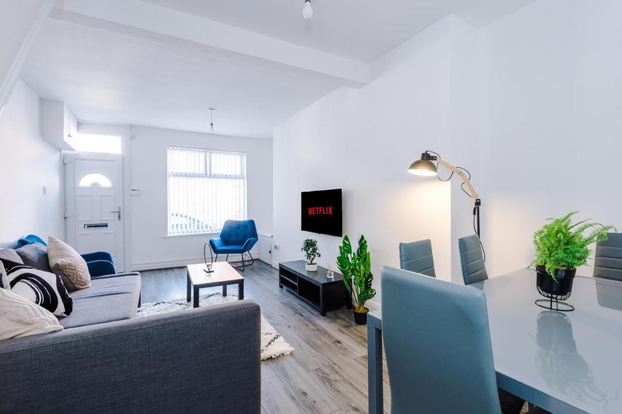 Holiday home Stylish 2 Bedroom House, Entire Home, Free Parking, Wifi & Netflix